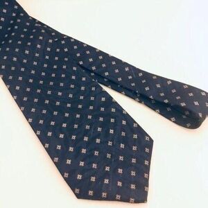 #1679 MANHATTAN VINTAGE NAVY BLUE with small triangles NECKTIE 55 IN X 3.5 IN